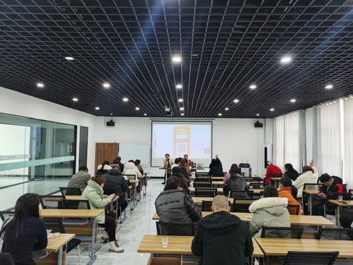 新疆温宿县首届电子商务进农村带头人暨 互联网 农产品 出村进城培训班开班